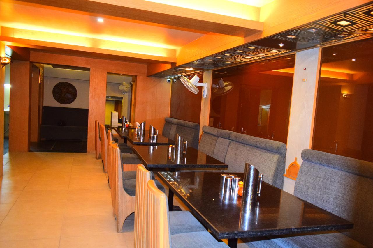 اوجاين Hotel Chandragupta المظهر الخارجي الصورة